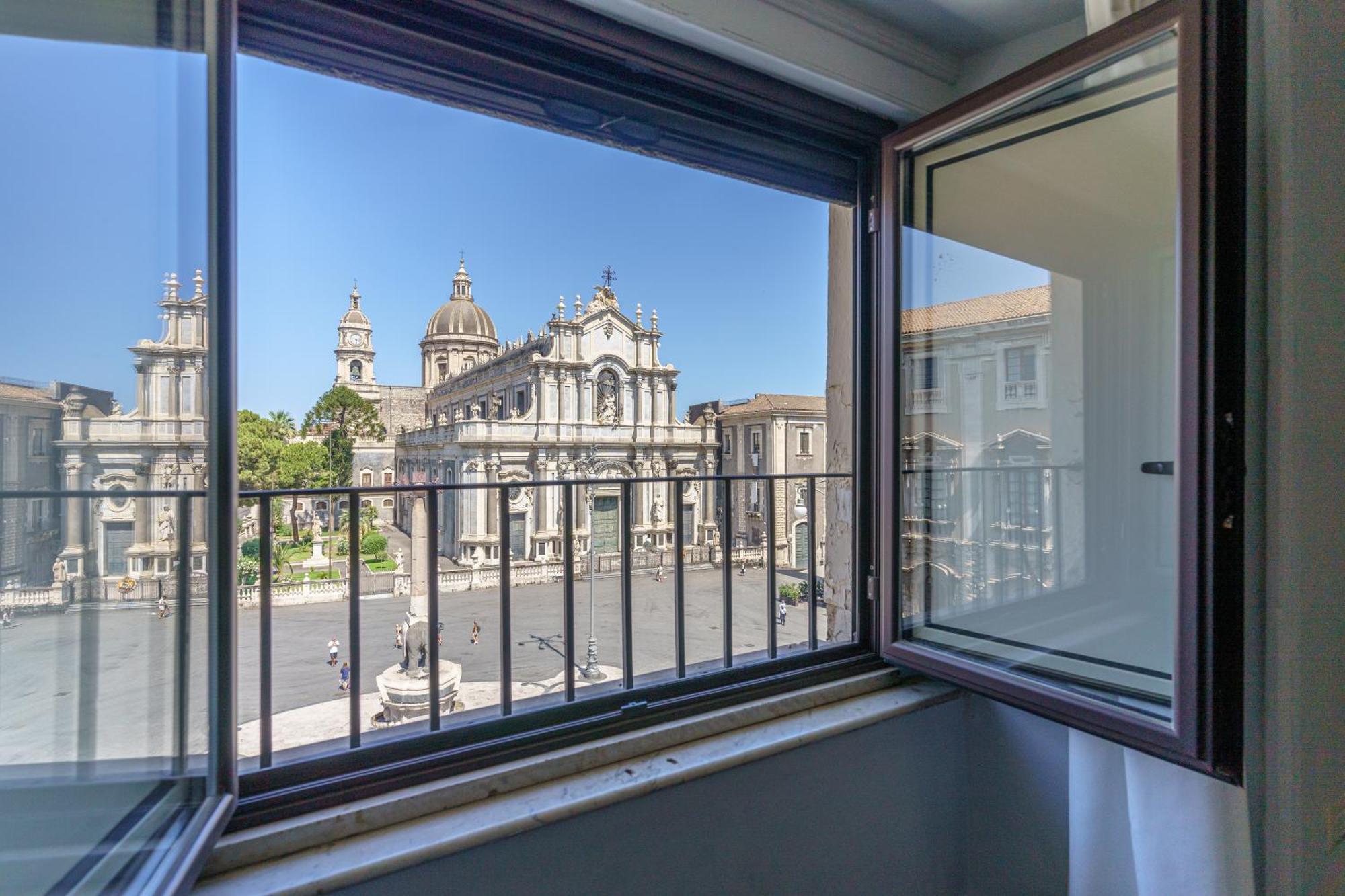 Bed and Breakfast La Finestra Sul Duomo CTA Exterior foto