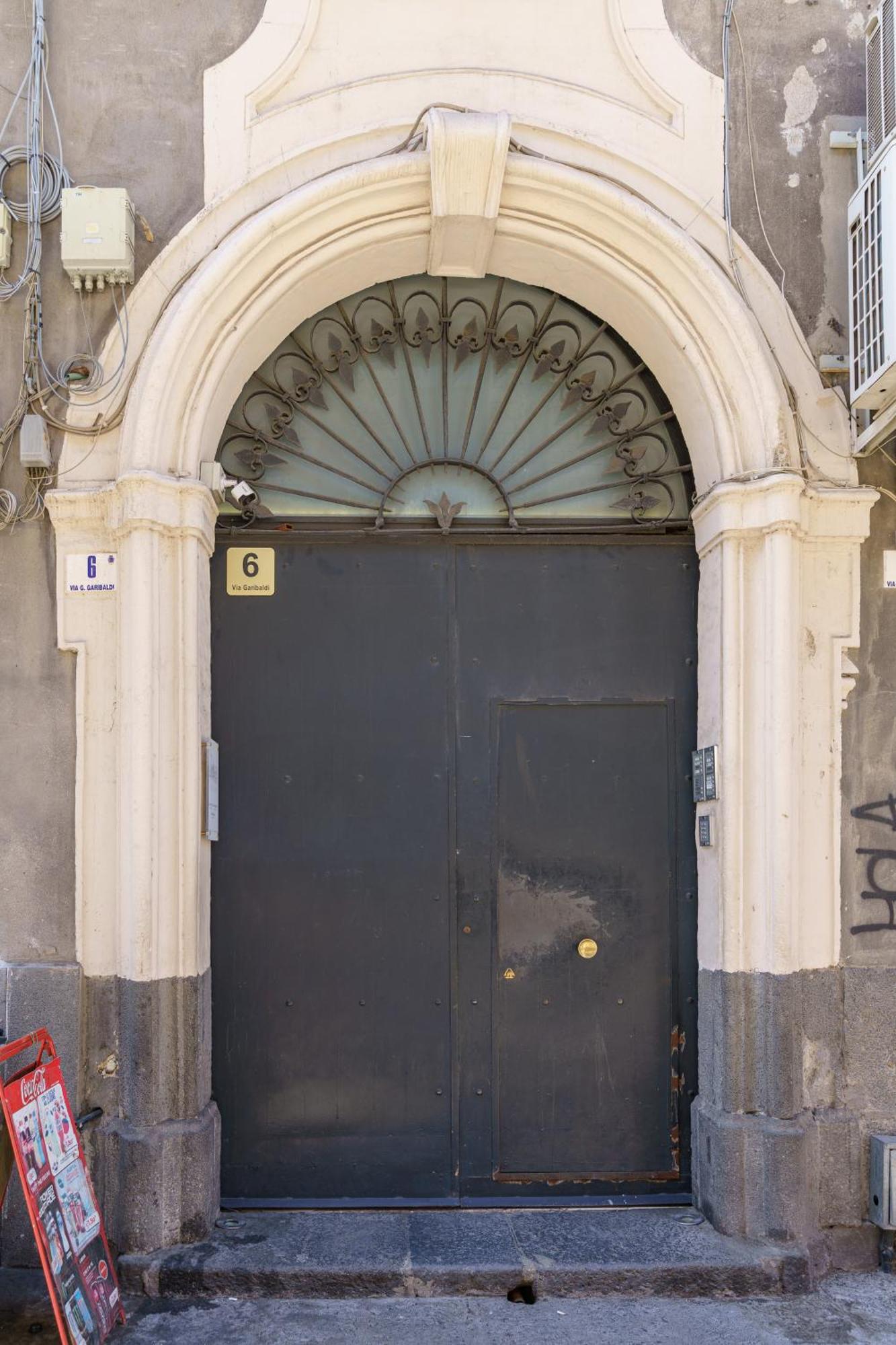 Bed and Breakfast La Finestra Sul Duomo CTA Exterior foto